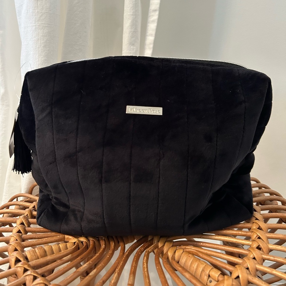 La Vie En Rose - Black Velvet Cosmetic Bag Set